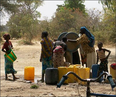 20120513-Women_around_the_water_pump Burkina Faso.jpg